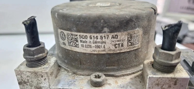 ABS Pumpe Skoda Octavia III 5Q0614517AQ image 5