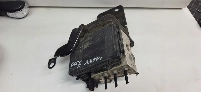 ABS Pumpe Skoda Octavia III 5Q0614517AQ image 6