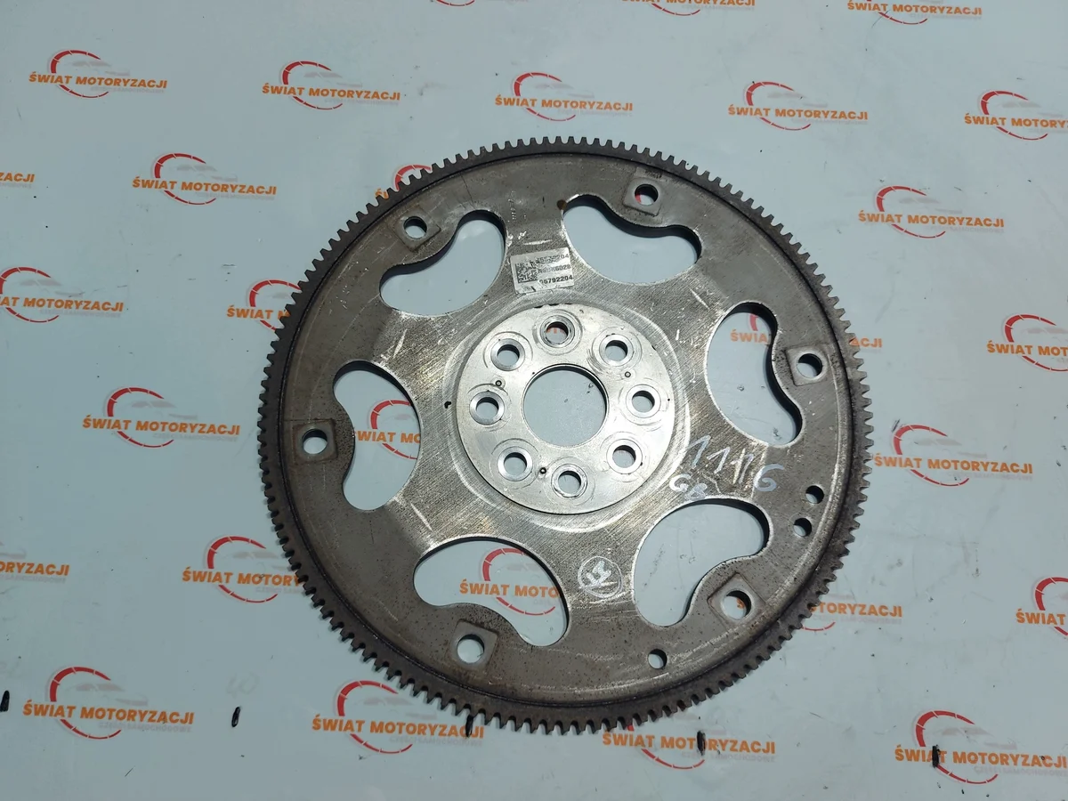 Volant moteur Opel Mokka A 1.6 CDTI 55572204