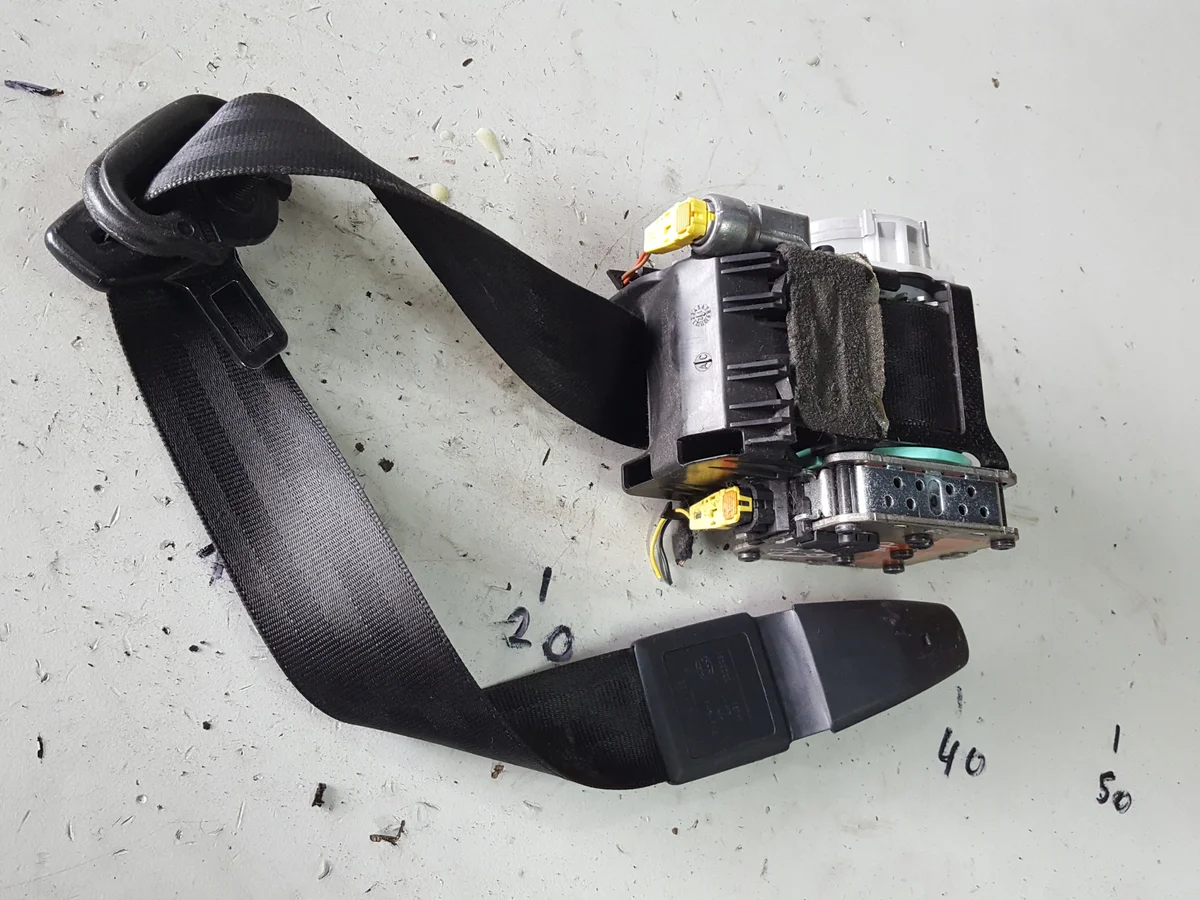 Cinturón Seguridad Audi A4 B8 LIFT Derecho Delantero