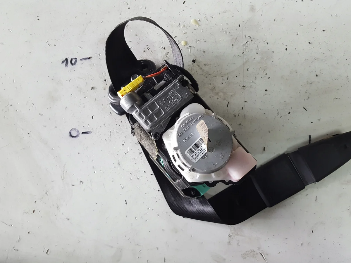 Gurtstraffer Rechts Vorne Audi A4 B8 LIFT 11-15 image 4