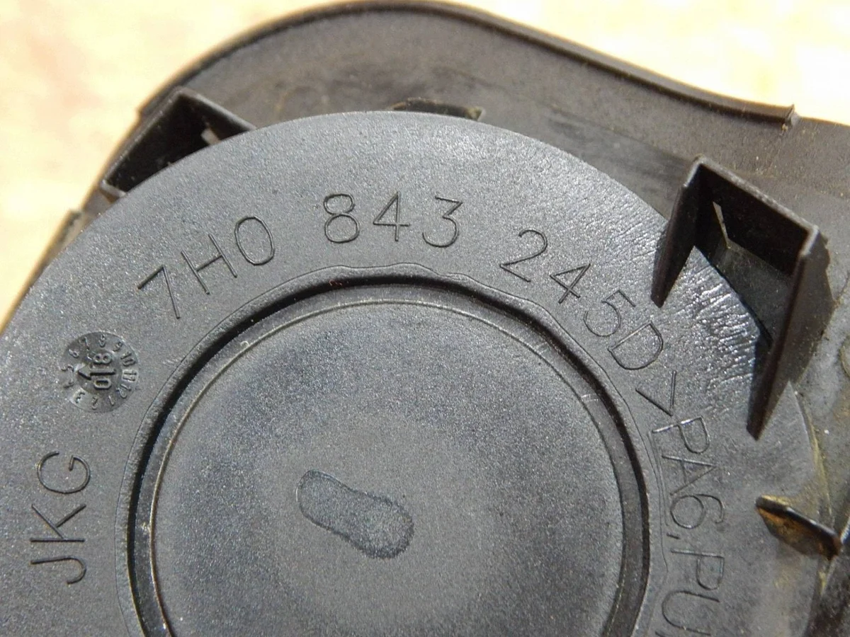 VW T6 Abdeckung Schiene Schiebefenster Motor 7H0843245D image 3