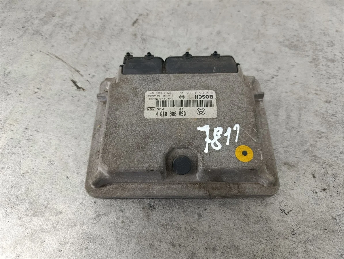 Centralina VW New Beetle 2.0 8V 06A906018N