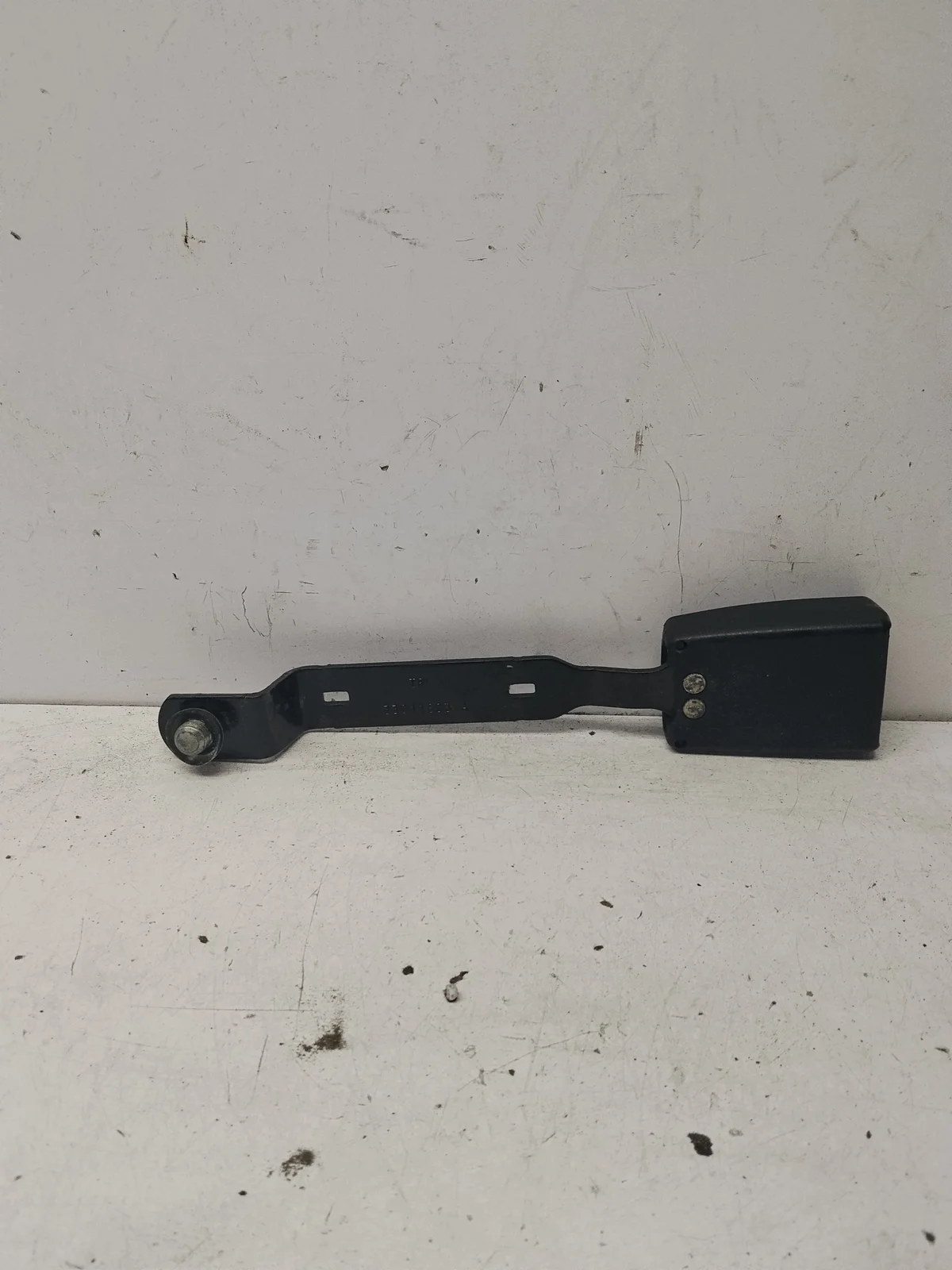 Fabia I 6Y 00-04 turvavyön kiinnike vasen image 3