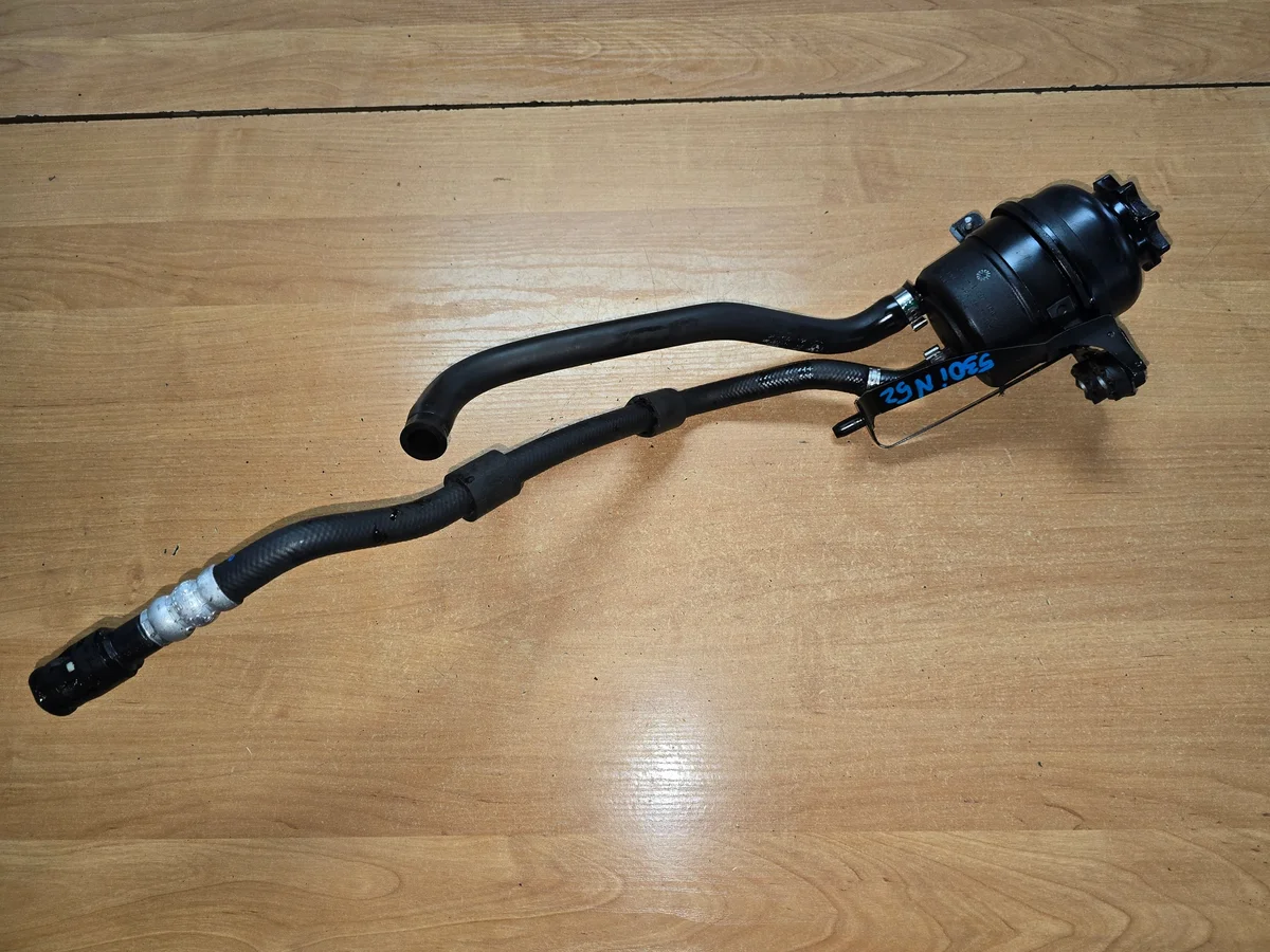 Servolenkungsbehälter BMW 5 E60 E61 530i N52 6760251