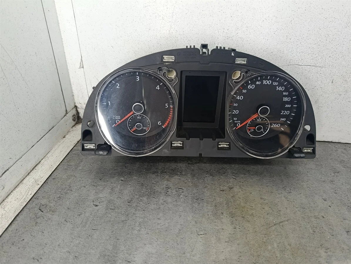 Instrumentpanel VW Passat B6 2.0 TDI Begagnad