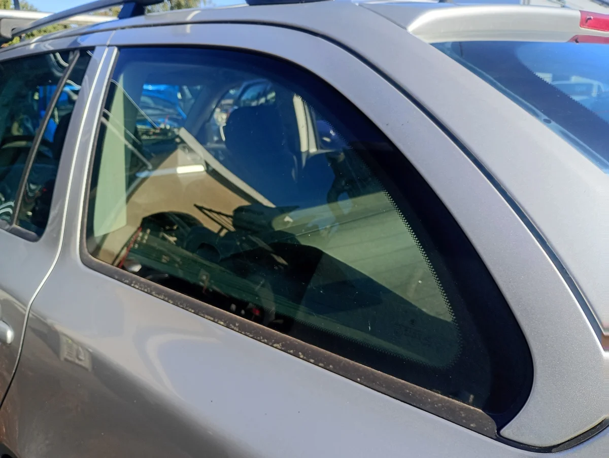Skoda Octavia 2 Seitenfenster links hinten image 3