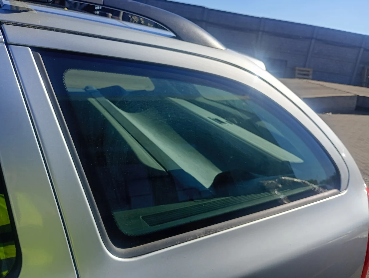 Skoda Octavia 2 Seitenfenster links hinten image 4
