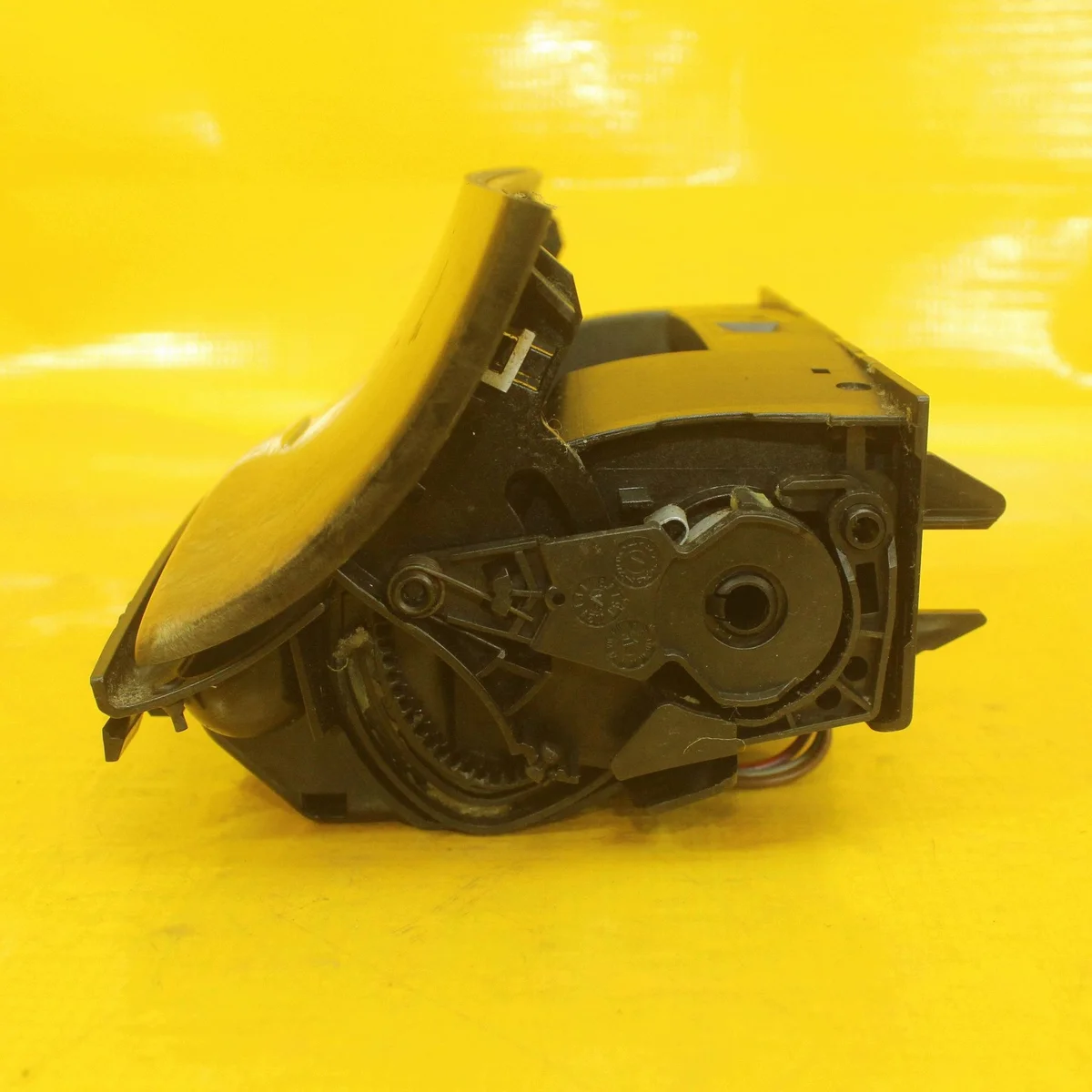 Aschenbecher Mercedes W219 CLS A2116802852 image 7