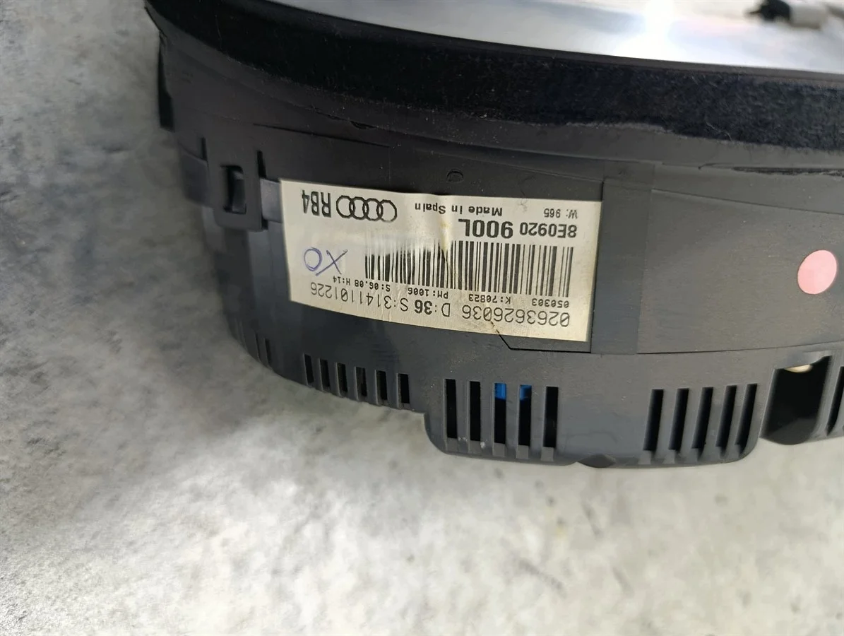 Audi A4 B6 Tacho 8E0920900L 2.0 20V image 9