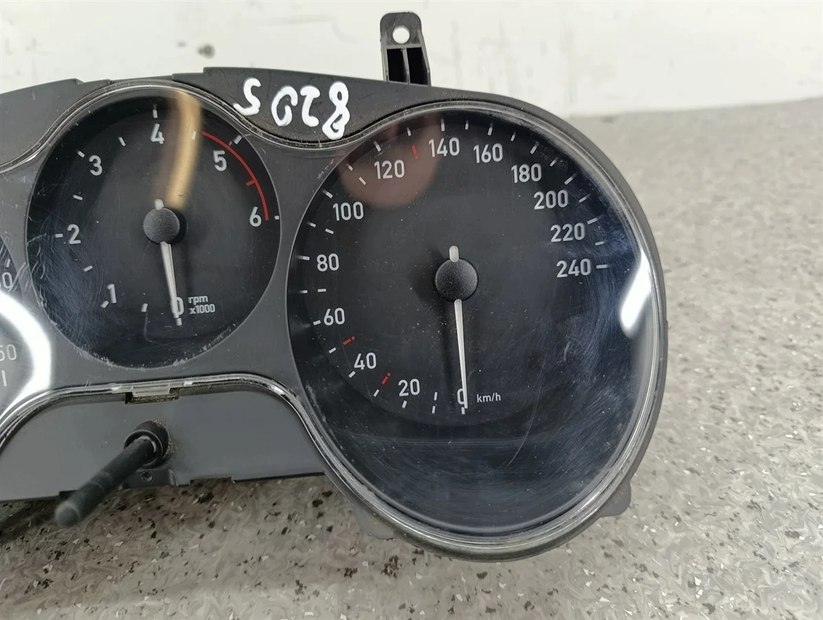 Compteur Seat Altea 5P0920840A 2.0 TDI image 4