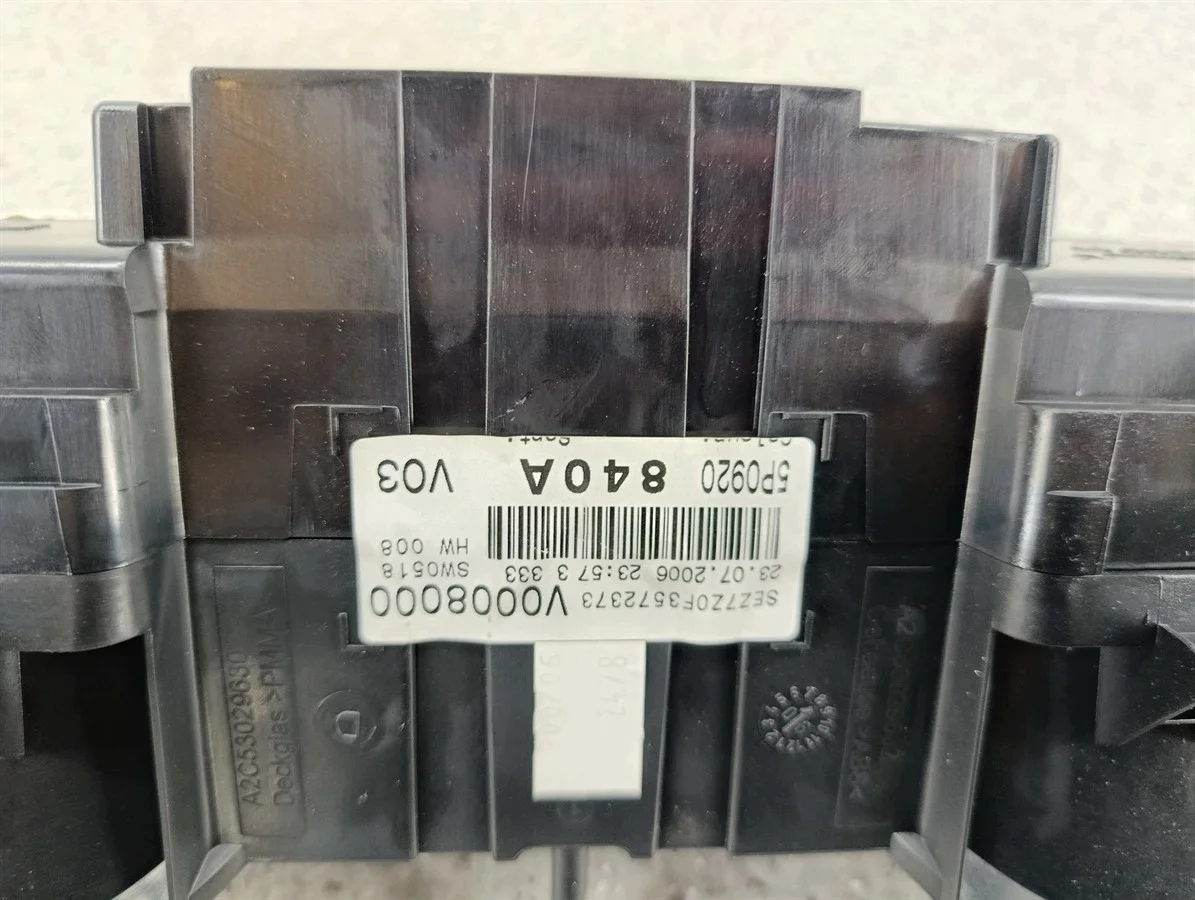 Compteur Seat Altea 5P0920840A 2.0 TDI image 7