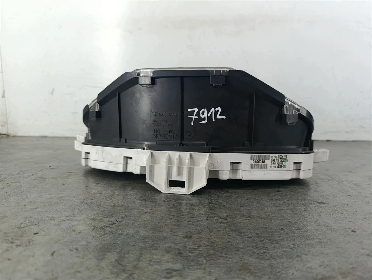 Volvo S40 II mittaristo 31296228 image 3