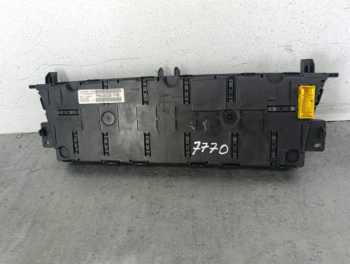 Mittaristo Citroen C4 Picasso I 1.6 HDi image 5