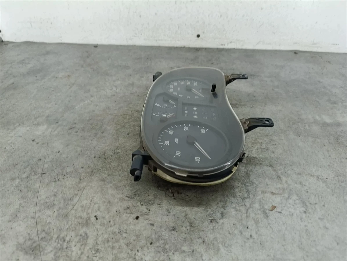 Tacho Renault Trafic II P8200252449 1.9 DCI thumbnail 3