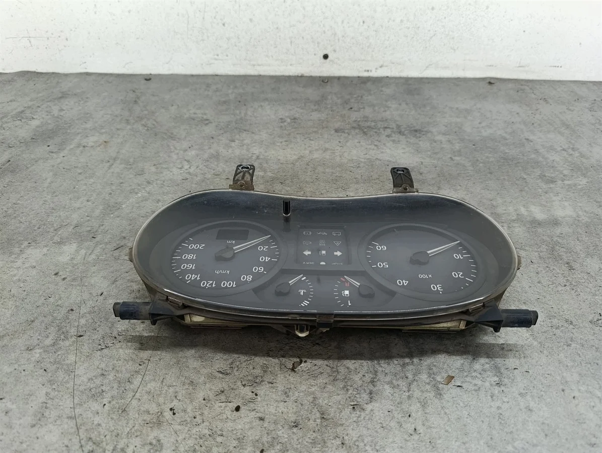 Tacho Renault Trafic II P8200252449 1.9 DCI thumbnail 4