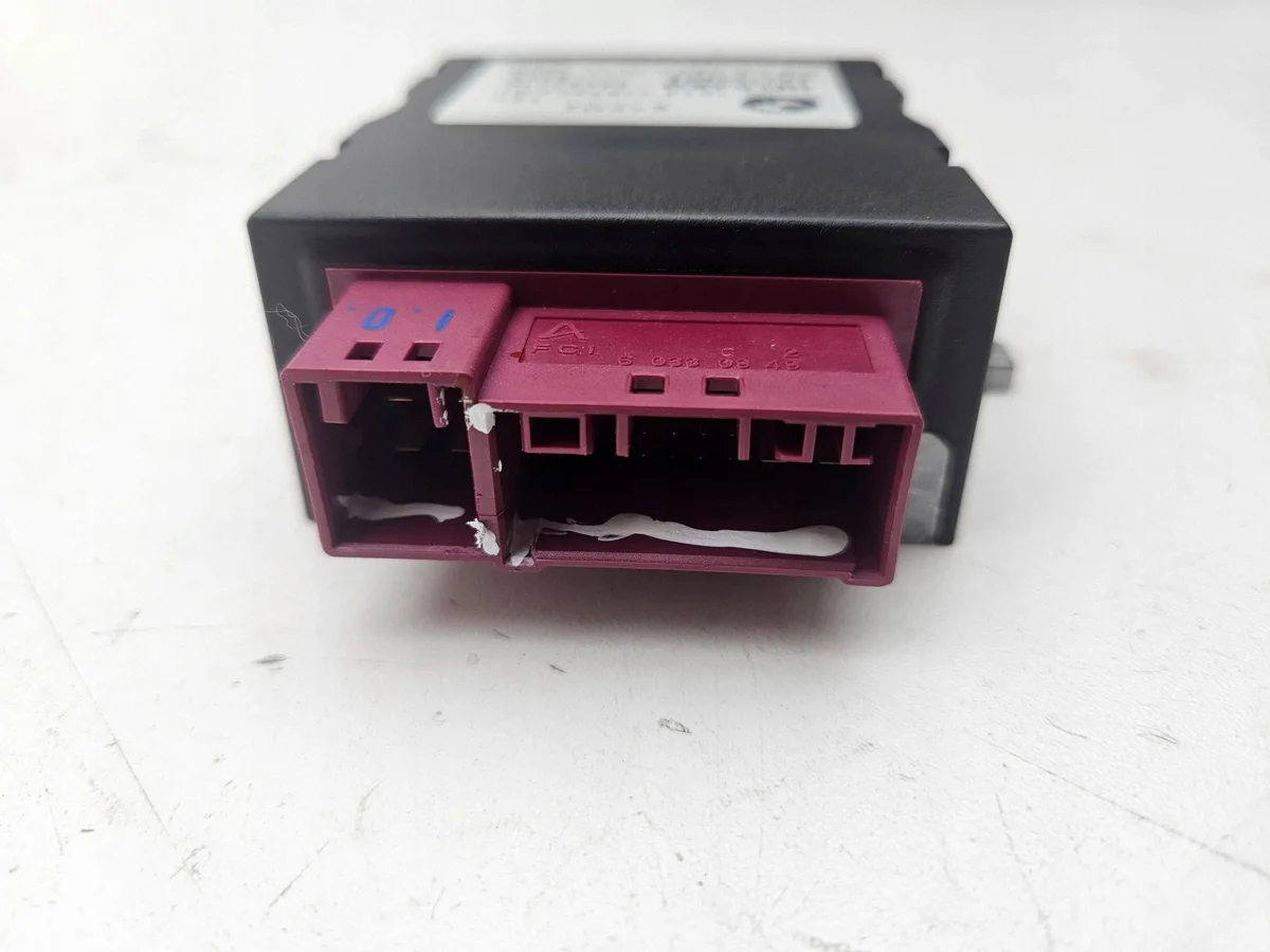 BMW 5 E60 E61 polttoainepumpun ohjain