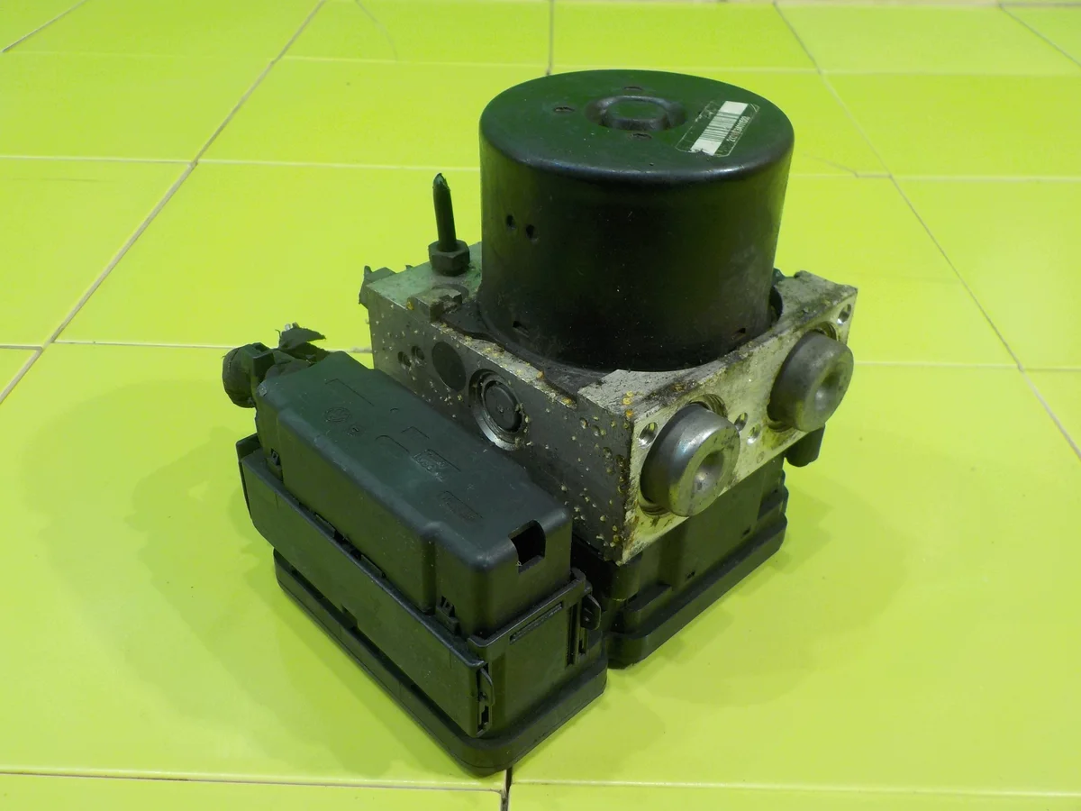 Audi TT 8J 2.0 TFSI ABS Pumpe 8J0614517 image 4