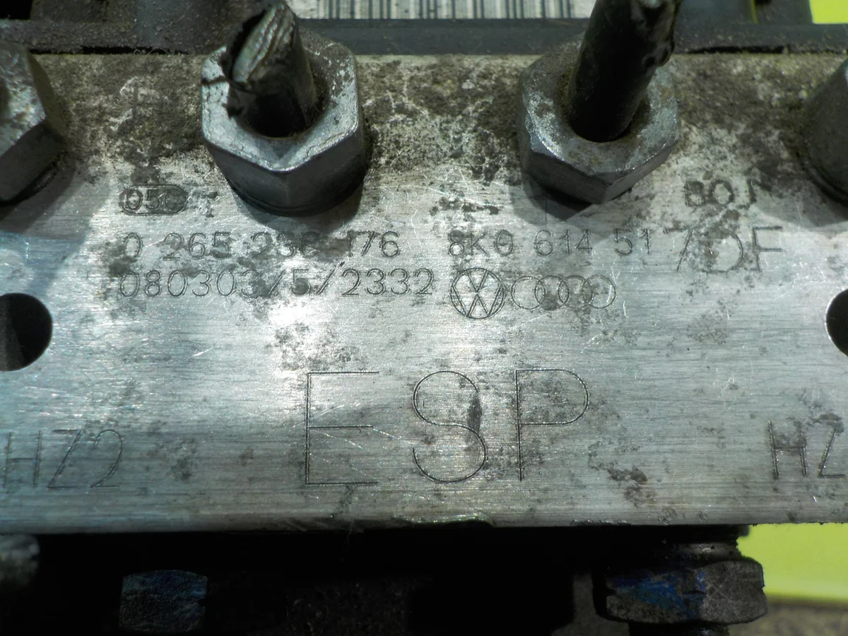 Audi A4 B8 2.0 TDI ABS Pumpe 8K0907379AQ image 7