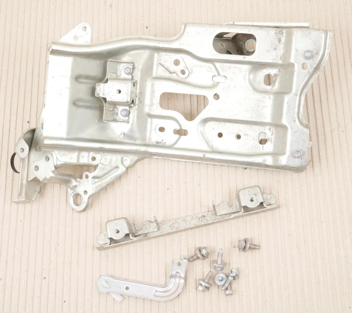 Support convertisseur puissance hybride Toyota Yaris III