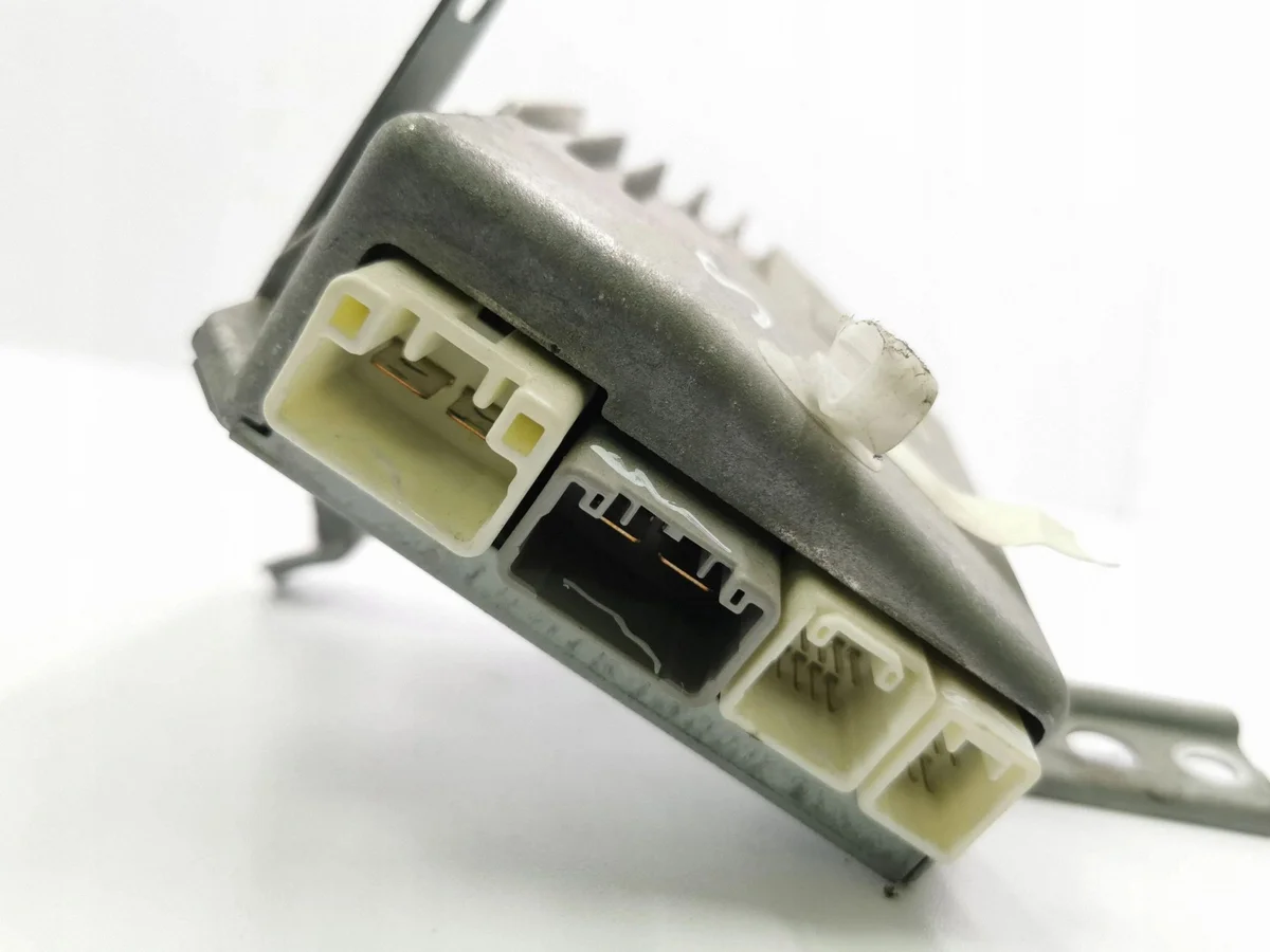 Power Steering Control Unit Toyota Corolla E12 image 3
