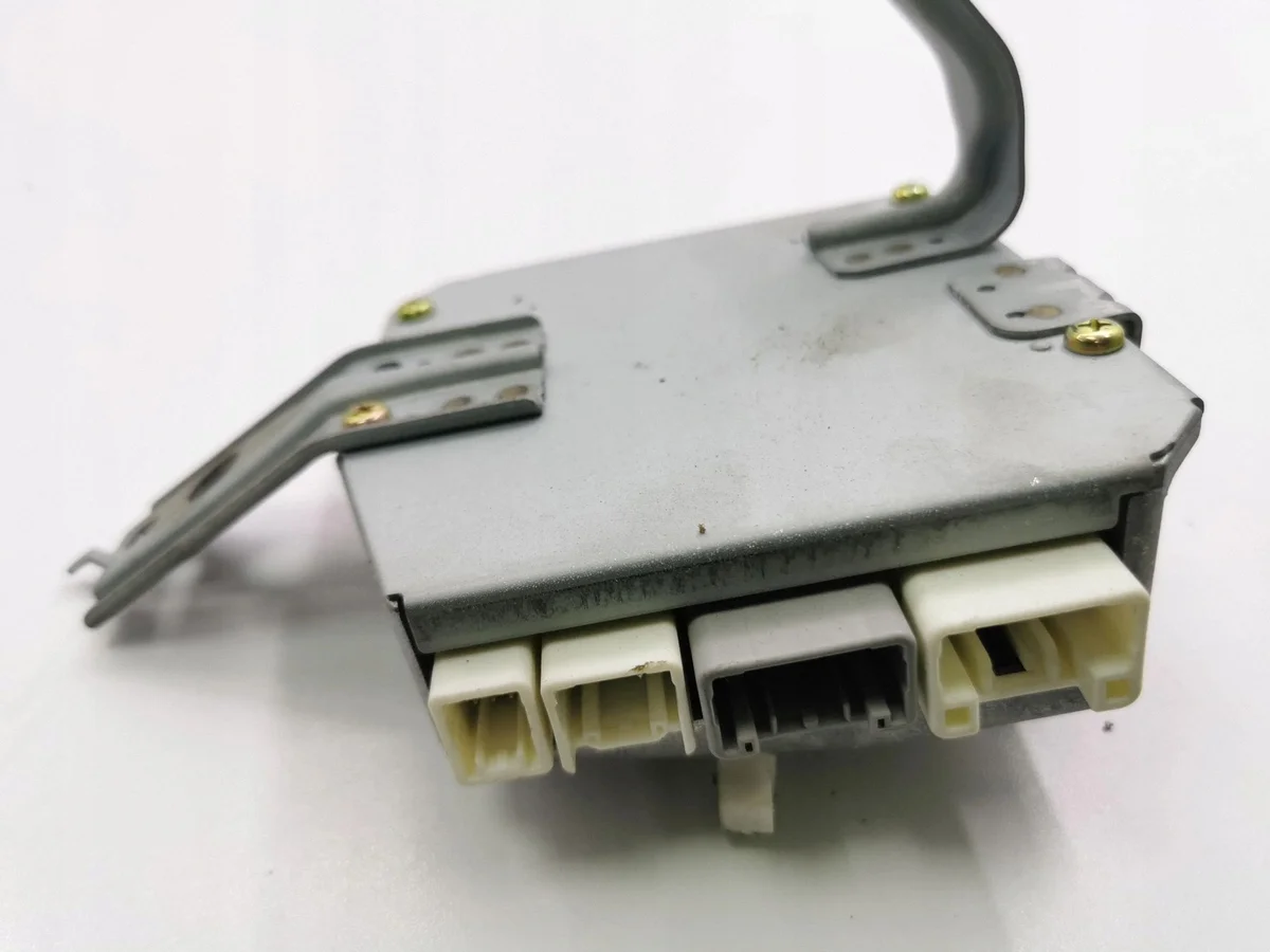 Power Steering Control Unit Toyota Corolla E12 image 6