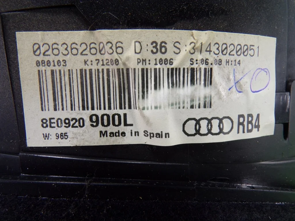 Audi A4 B6 Tacho 8E0920900L gebraucht image 9