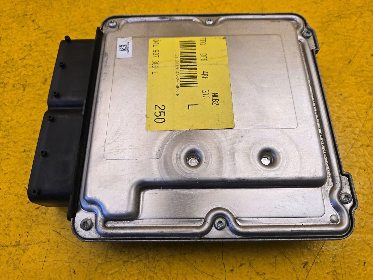 Audi A4 B9 2.0 TDI Modulo Motore 04L907309L image 4