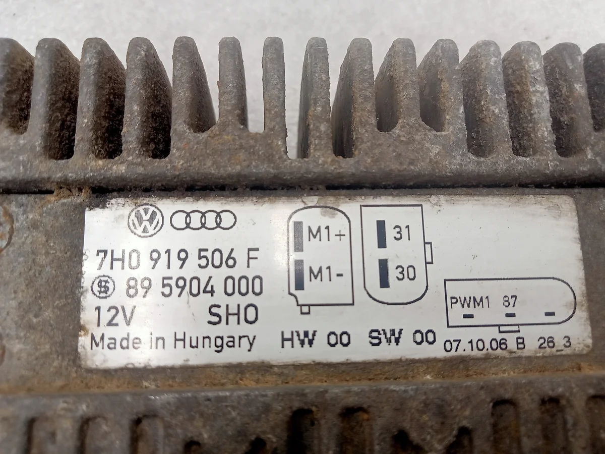 Centralina Ventola VW T5 7H0919506F Usata image 3