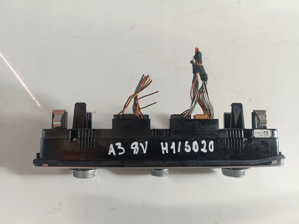 Audi A3 8V Climate Control Panel 8V0820043D image 4