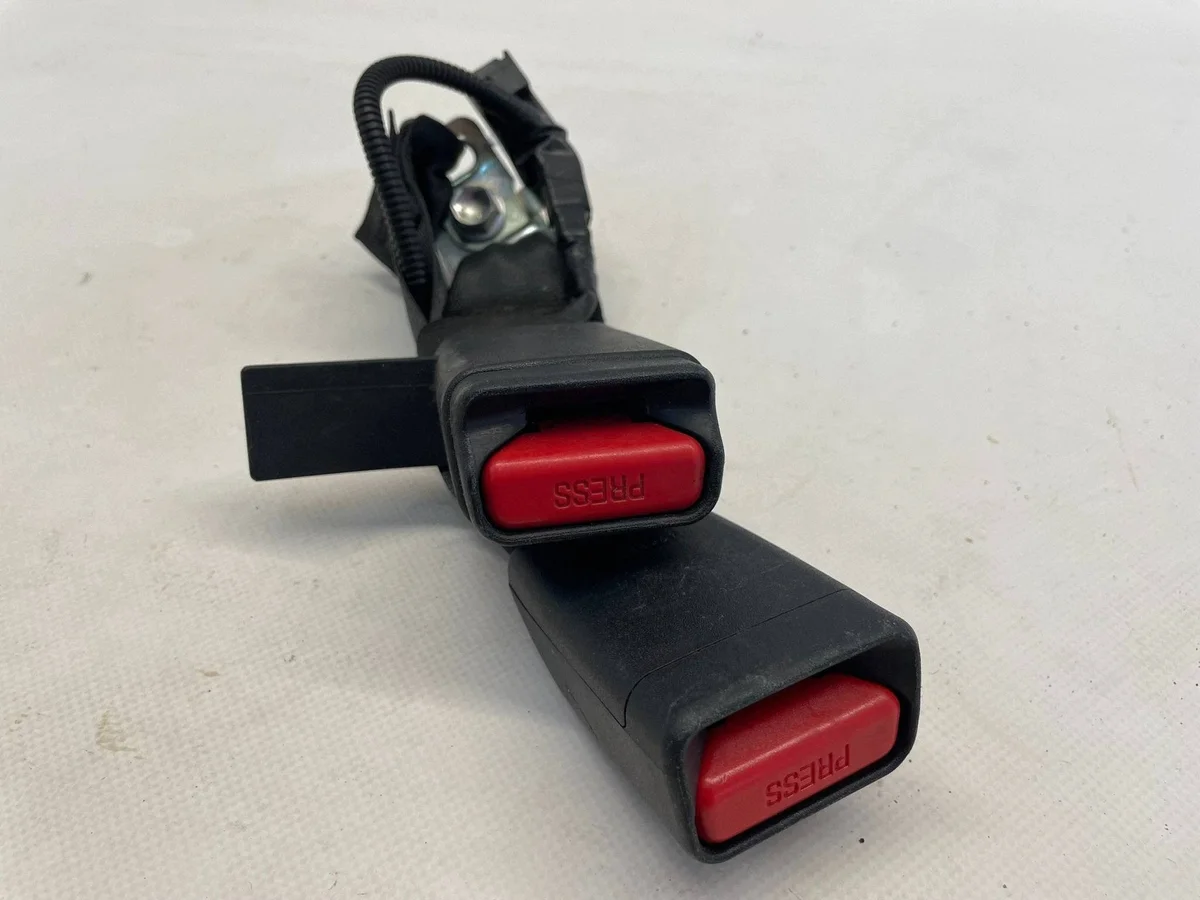 Auris II bältesklämma bak OYT35100
