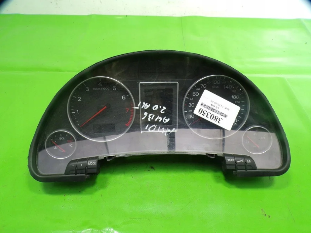Audi A4 B6 Tacho 8E0920900H gebraucht