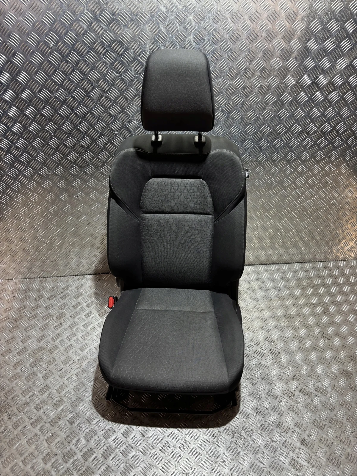 Vänster framstol Suzuki Swift MK9 (24-) PK28385