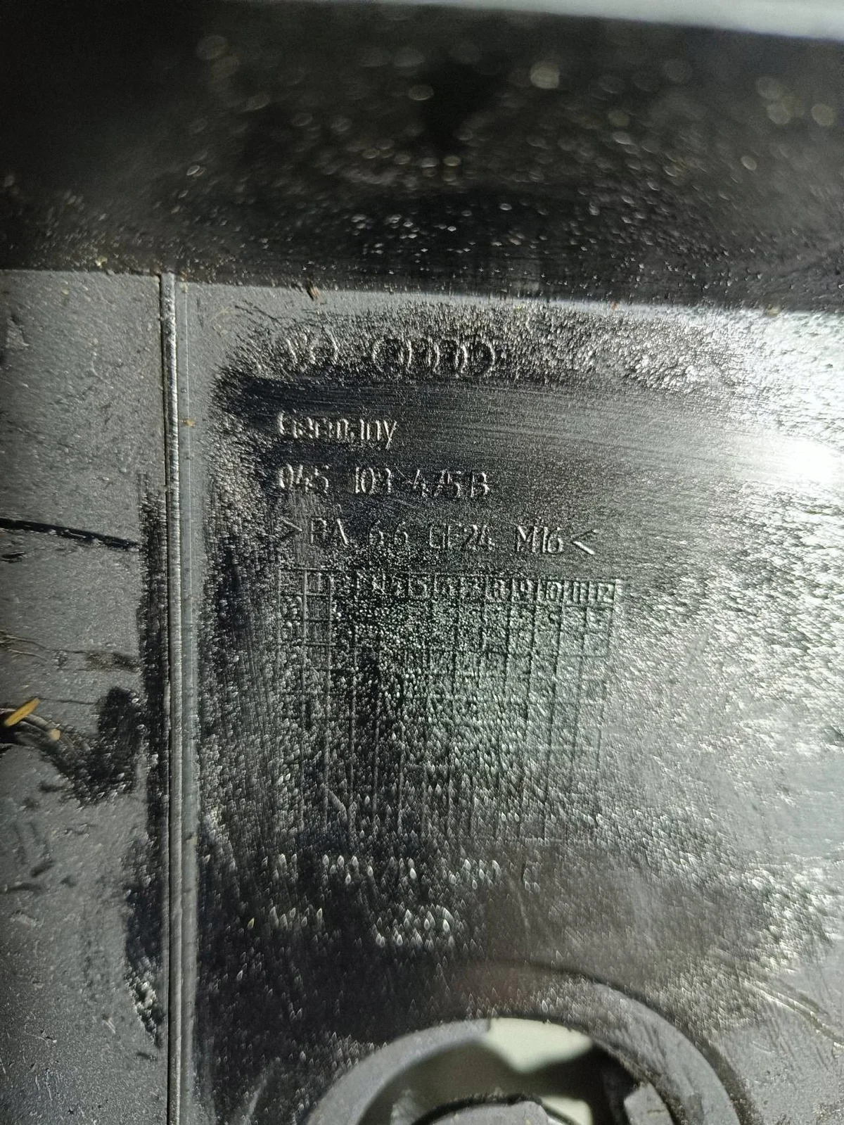 VW 045103475B Ventildeckel Gebraucht image 3