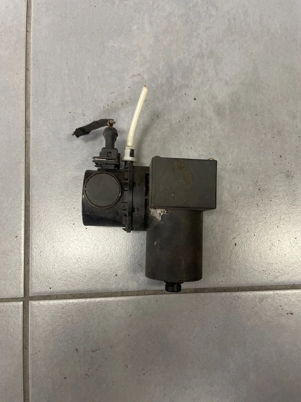 Pompe central verrouillage 1L0862257A VW Polo