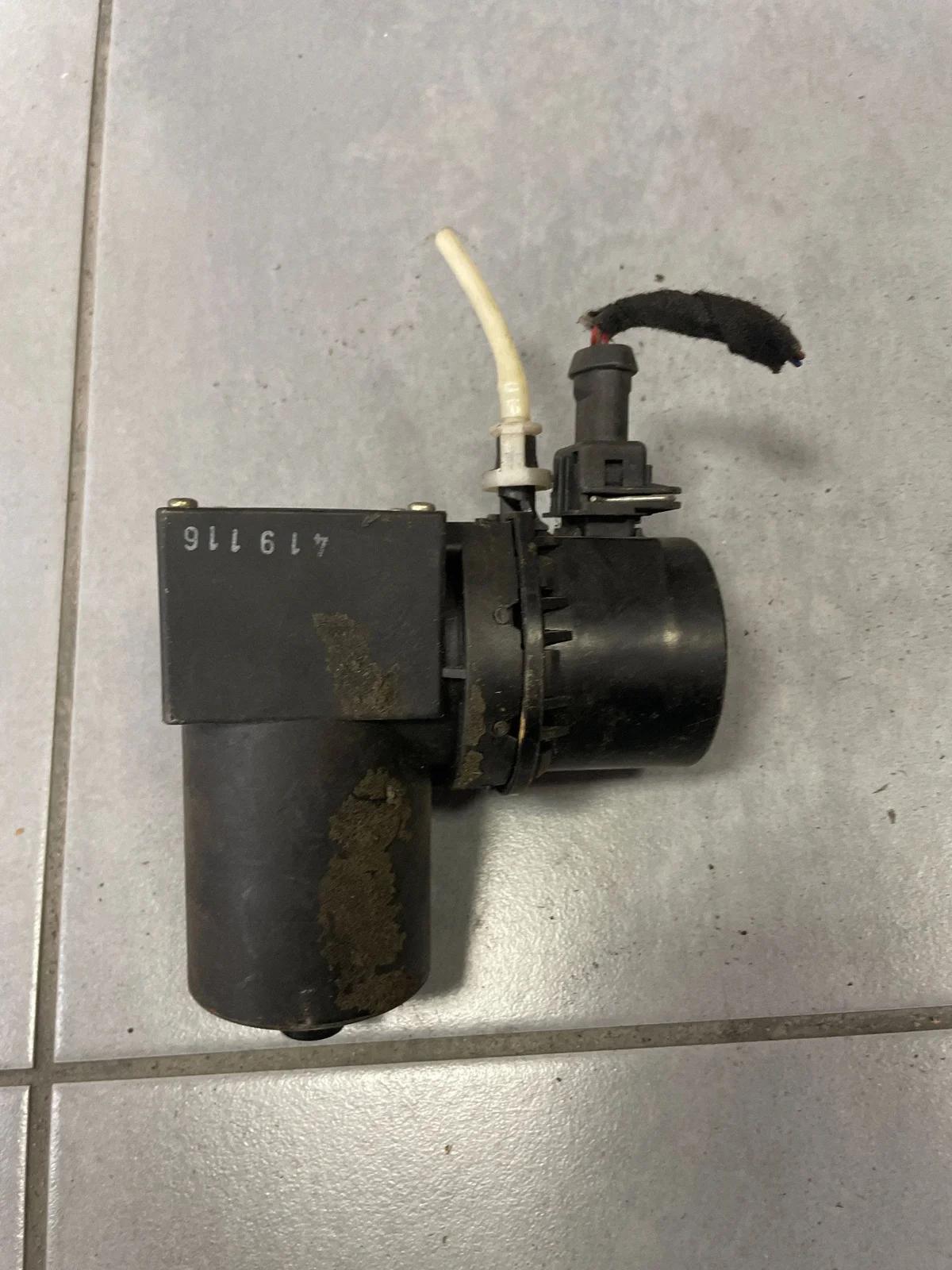 Central Locking Pump VW Polo III 1L0862257A