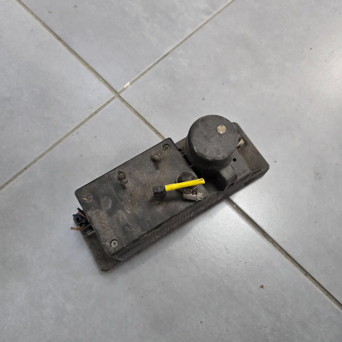 Mercedes-Benz E W210 Central Locking Pump 0132006338