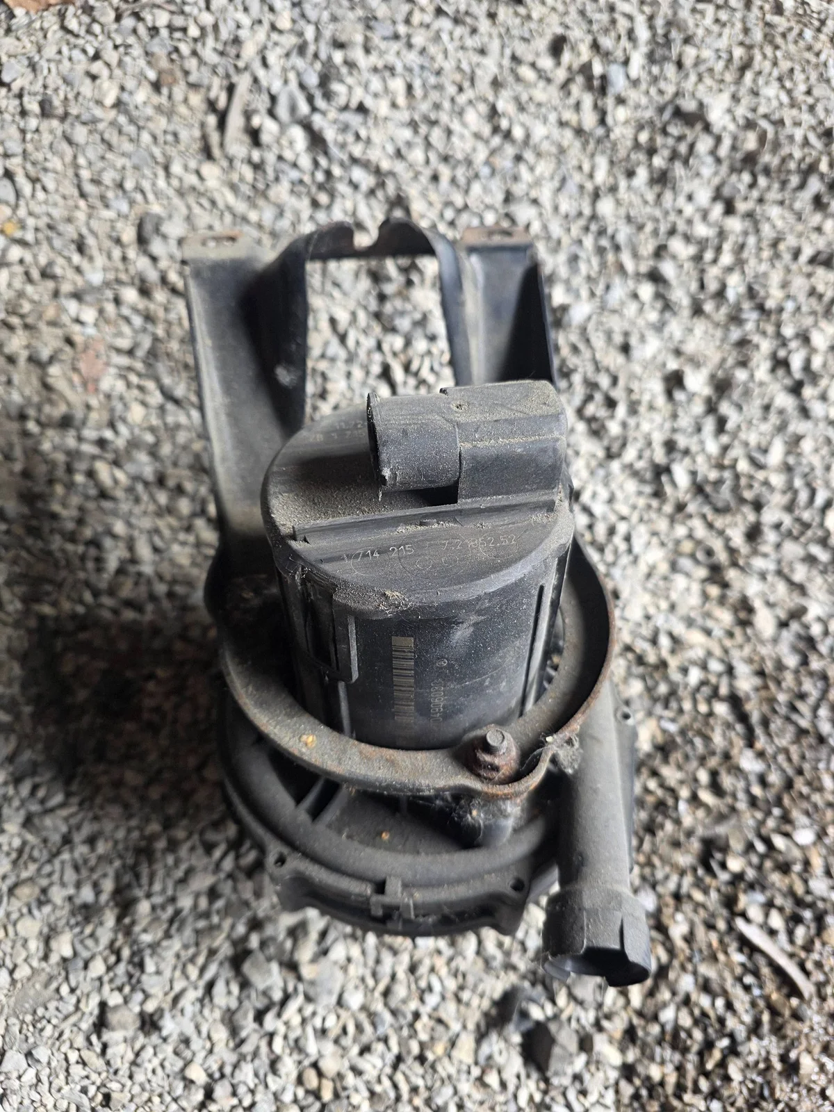 Bomba de aire secundaria BMW 3 E46 72185252