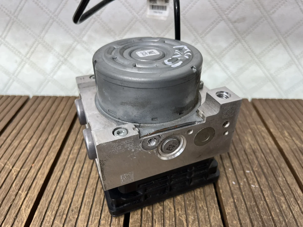 Ford Mondeo MK5 14-18 2.0 Hybrid ABS Pumpe image 3