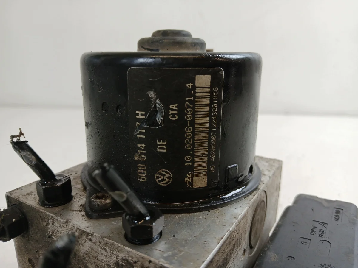 VW Polo 9N ABS rempomp 6Q0614117H image 6