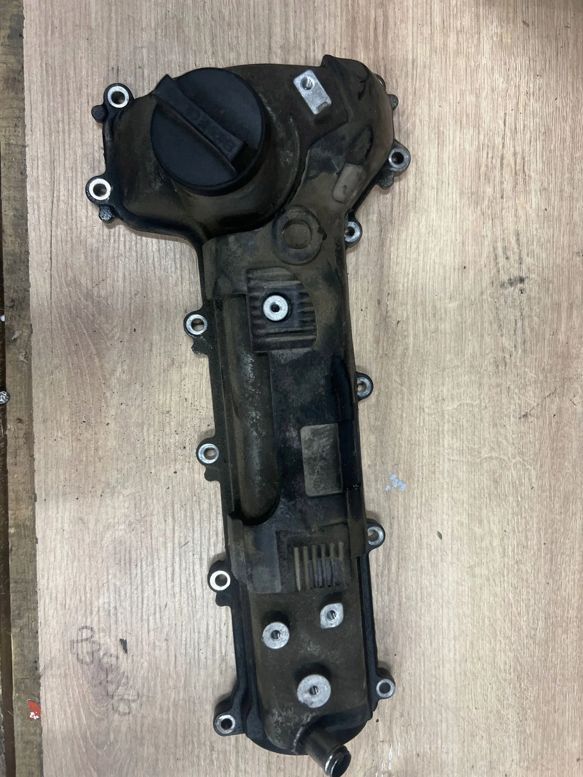 Venttiilikansi Toyota Yaris FTK30844
