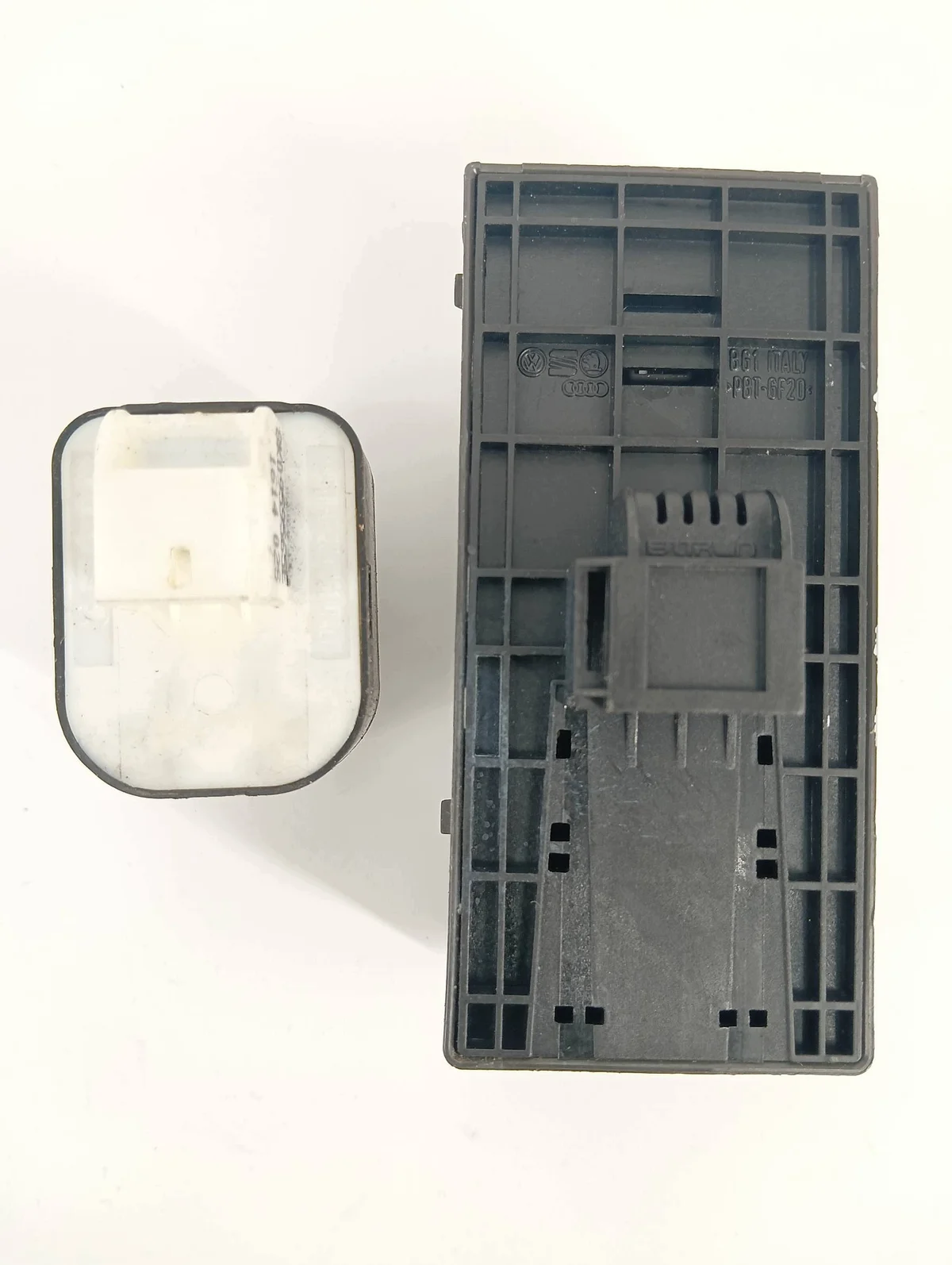 Audi A4 B8 Window Mirror Switch 8K0959851F image 3