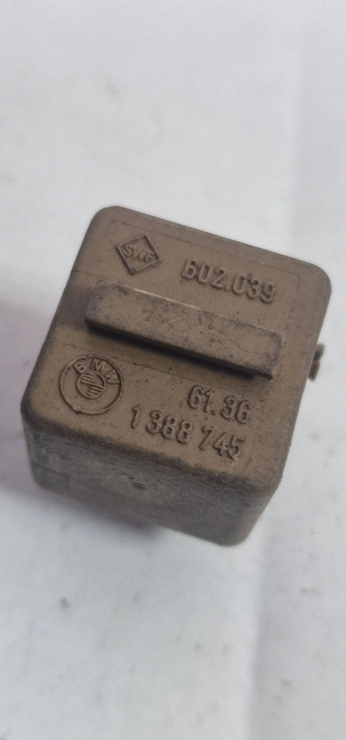 Relais BMW 5 E34 1388745
