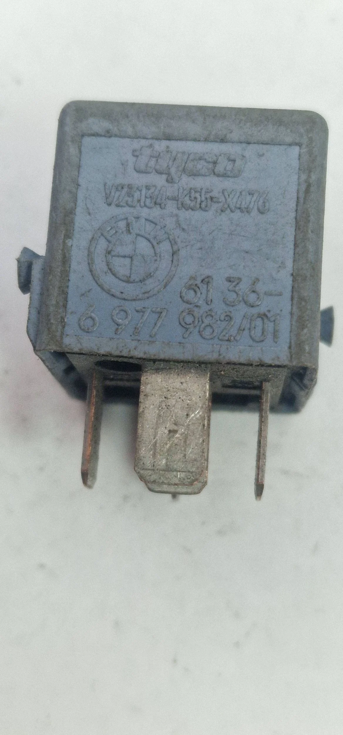 Relais BMW 3 F30 F35 F31 V23134K55X476