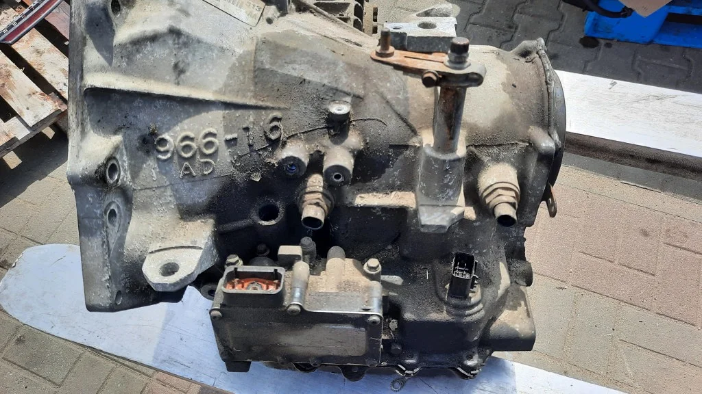 Cambio Chrysler Sebring 2 2.7 V-86148-P04800313AA image 3