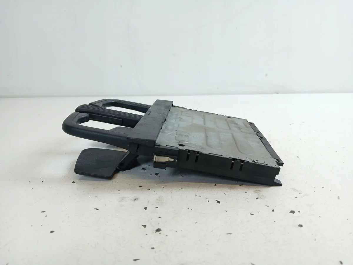 Suporte de Copo VW Golf IV 1J0858601B image 3