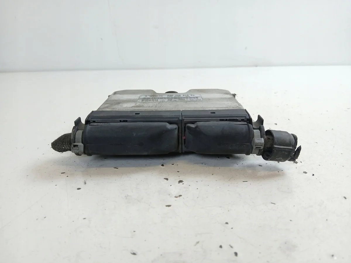 VW Passat B5 Golf IV Bora Engine Control Unit image 4