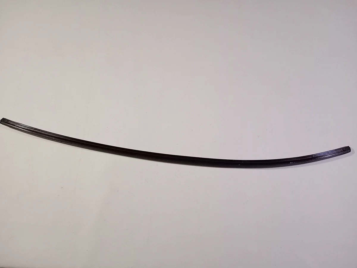 Maserati GranTurismo Listón Derecho KKM2098
