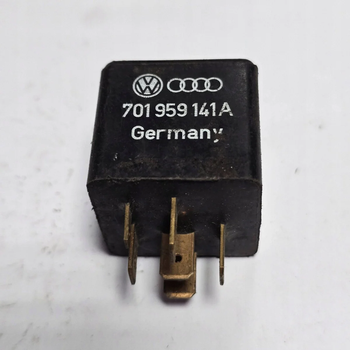 Relais Audi A4 S4 B5 8D 701959141A