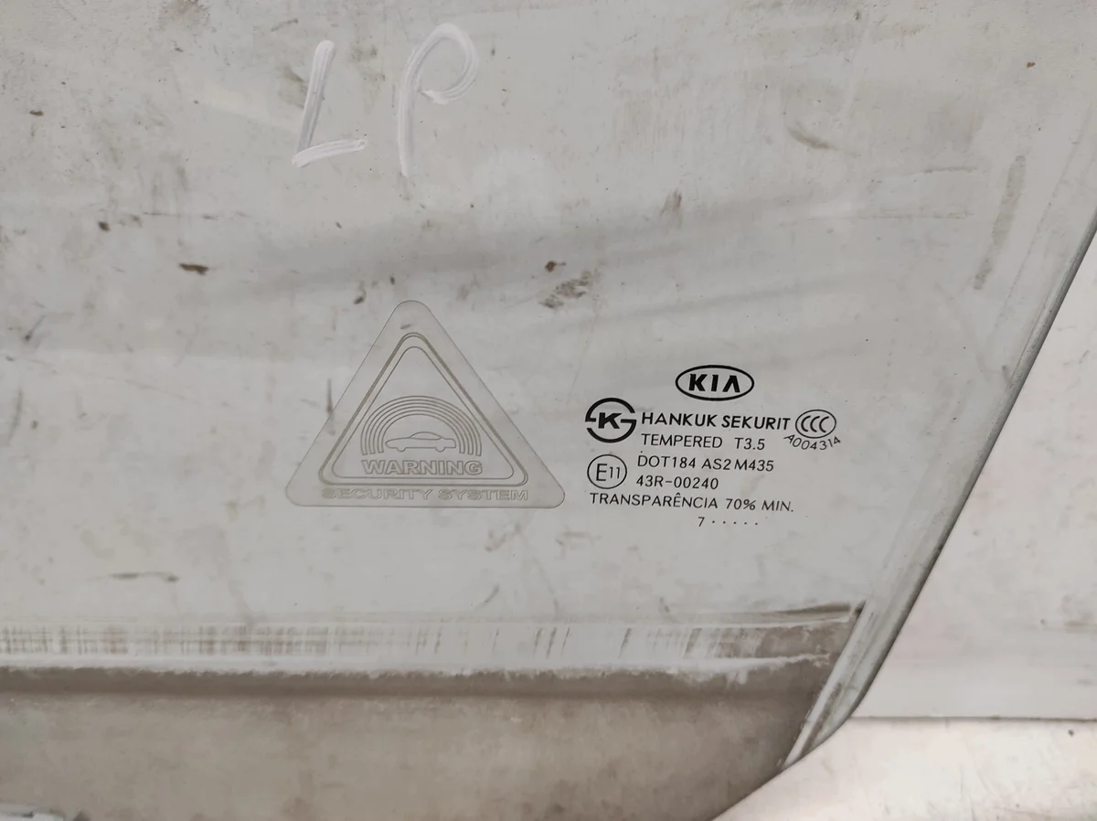 Used Kia Carens III Front Left Window 2006- image 3